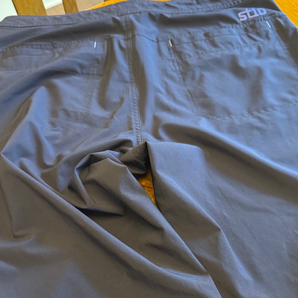 Stio pants with  Drawstring - Picture 5 of 5